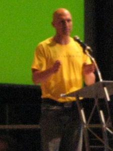 Ethan Zohn speaking
